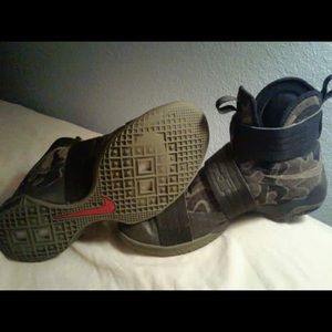 LeBron soldier tens